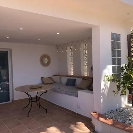 Apartamento Casa Sobre El Mar, A Beautiful Oasis 1000m From Beach